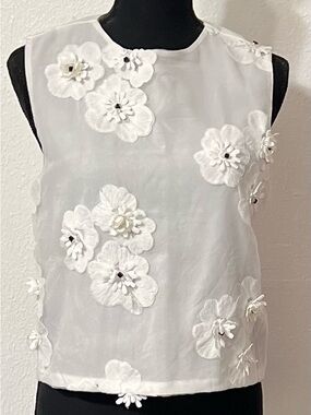 English Factory White Floral Appliqué Sleeveless Blouse Disty Romantic Charming